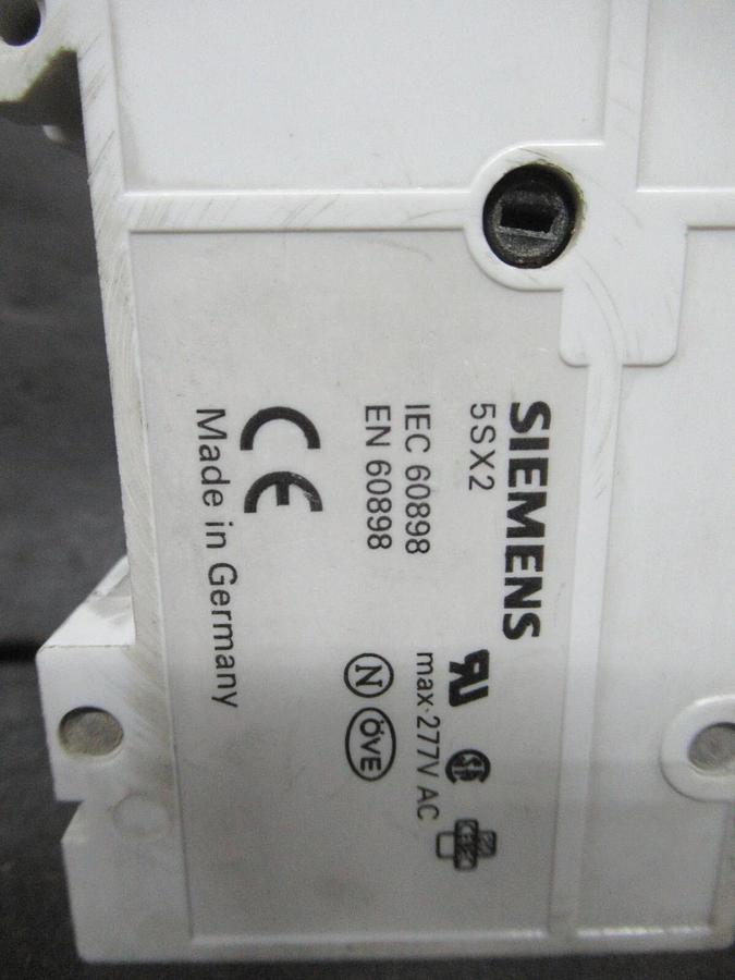 Used SIEMENS CIRCUIT BREAKER 5SX21 B10 10 AMP 277 VAC 1-POLE W/ 5SX9100 AUXILLIARY