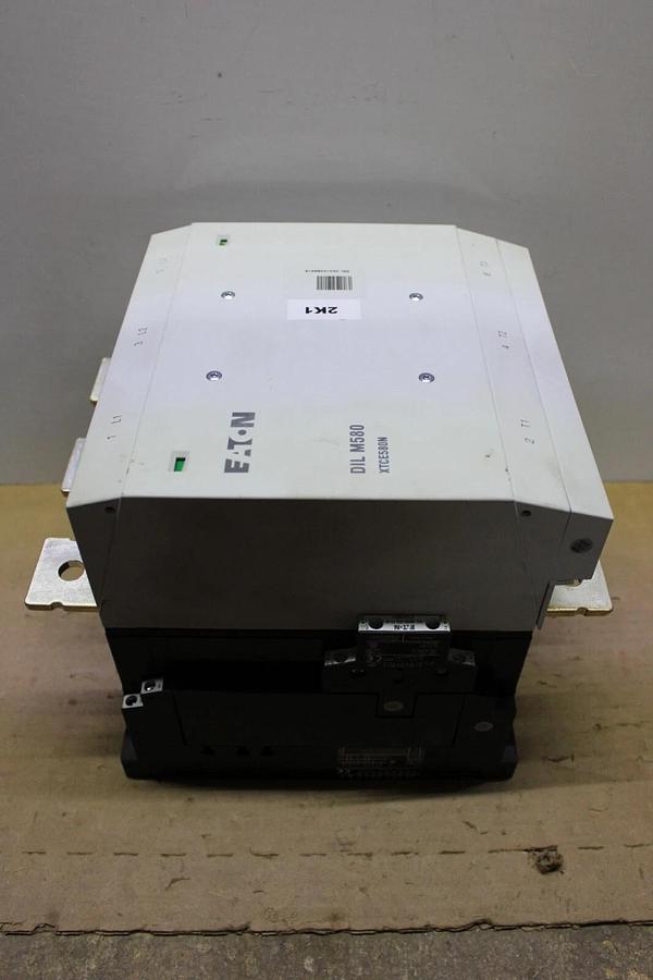 Used EATON VACUUM CONTACTOR DIL-M580 XTCE580N 600 VOLT 980 AMP 600 HP COIL: 110-240V