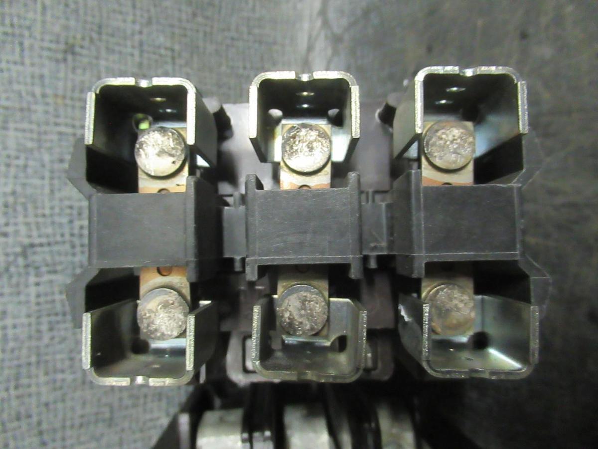 Used CUTLER-HAMMER CONTACTOR C32JN3 120 AMP 600 VOLT 3-PHASE COIL: 110/120V