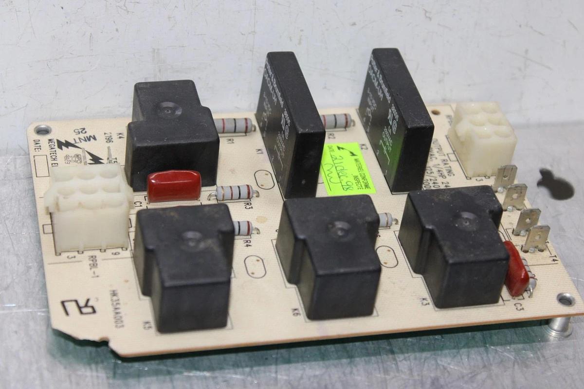 Used MEGATECH ELECTRO RELAY I/O CIRCUIT BOARD HK35AA003 PCBHK35AA0003 REV. 4
