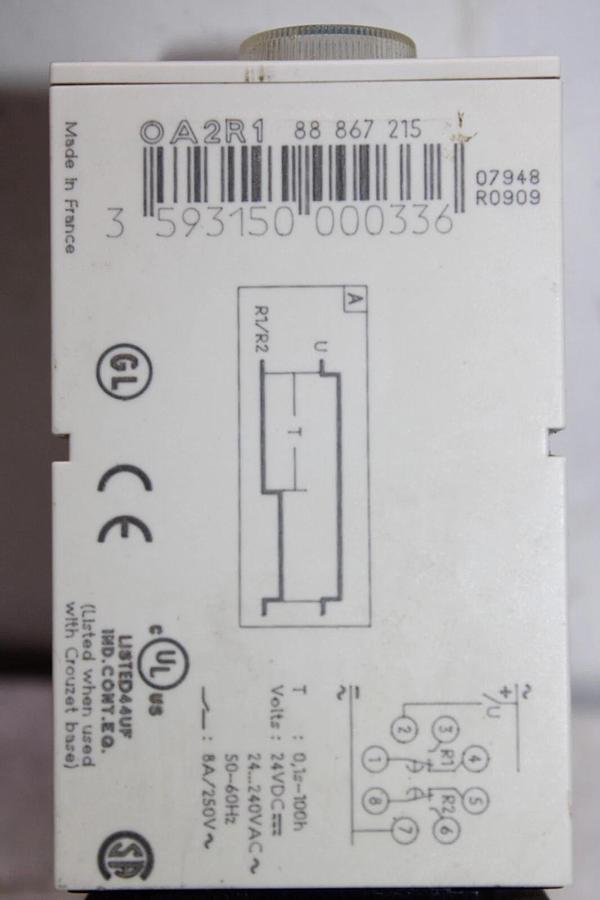 Used CROUZET MULTI-FUNCTION TIME DELAY RELAY OA2RI 0.1 SECOND - 100 HOUR 240 VAC