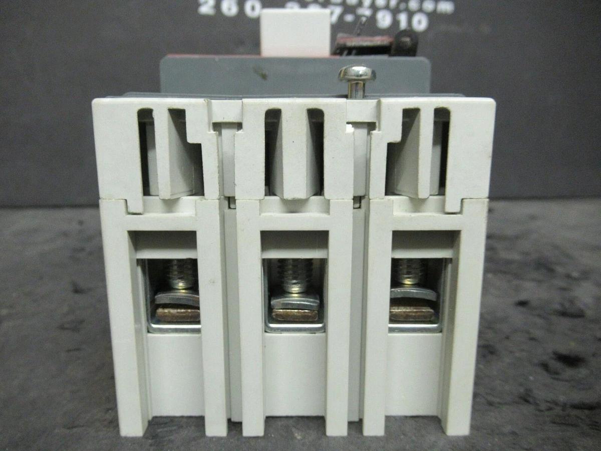 Used ABB BREAKER TMAX T1N 15 AMP 240/480/600 VAC 500 VDC 3 POLE * WARRANTY *