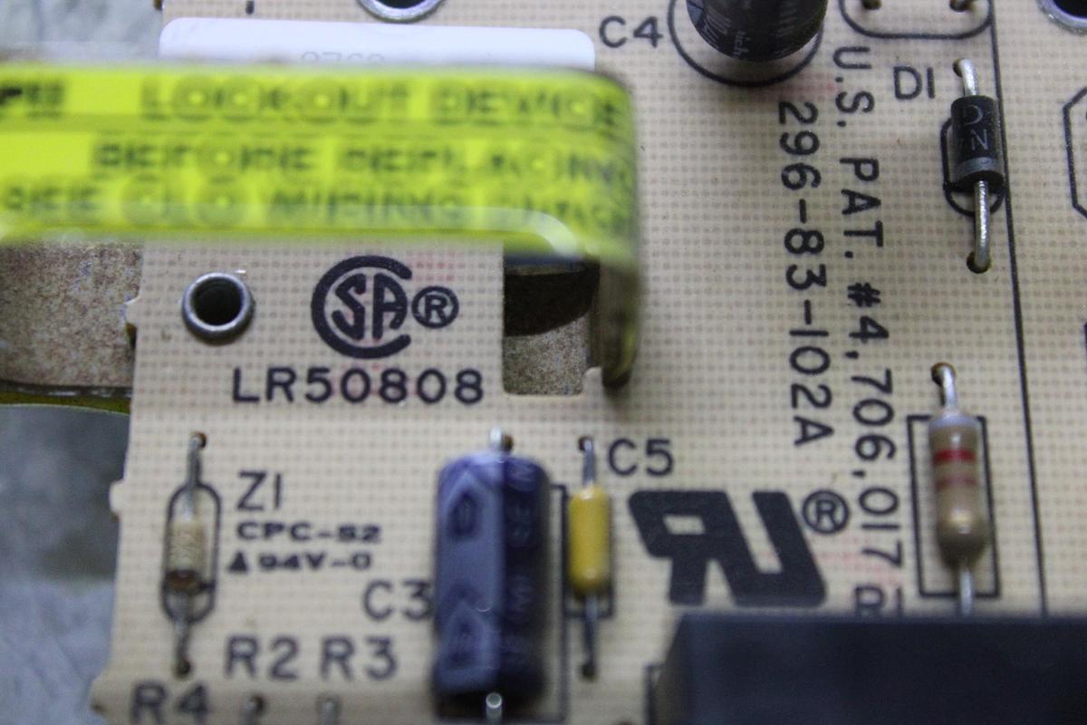 Used FREEDOM ELECTRIC VARIABLE DRIVE CIRCUIT BOARD 3AUA489002B5217