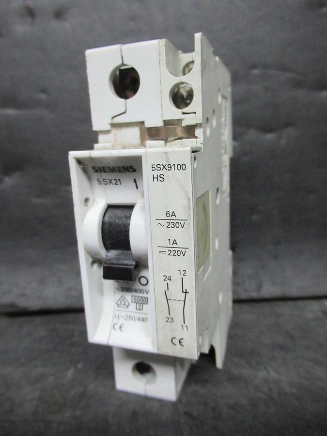 Used SIEMENS CIRCUIT BREAKER 5SX21 B10 10 AMP 277 VAC 1-POLE W/ 5SX9100 AUXILLIARY