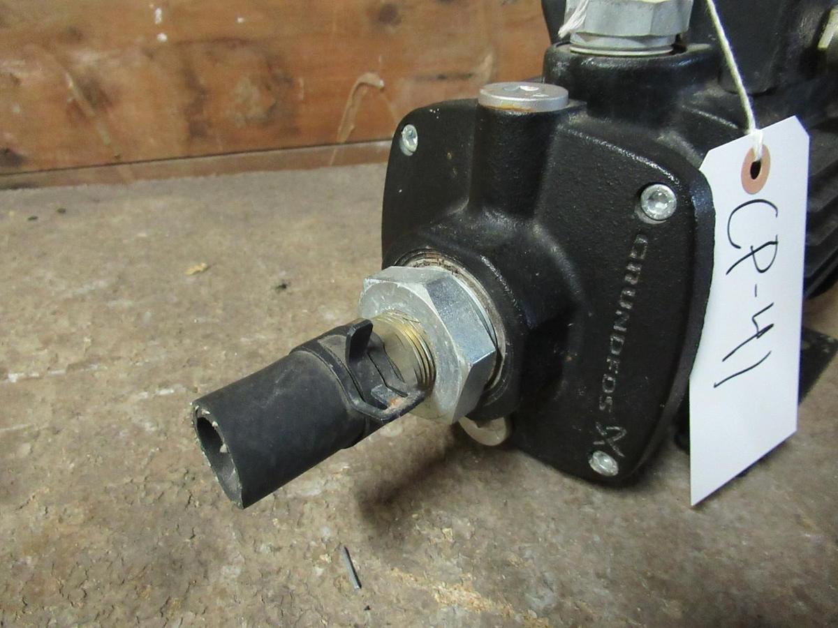 Used GRUNDFOS CENTRIFUGAL PUMP ML7BA1*115 115/230V 7.6/3.9A 0.8HP 2 POLE 60HZ 0.6KW