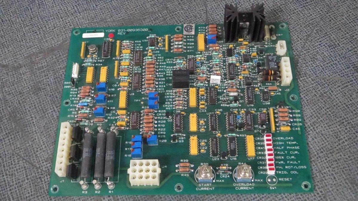 Used YORK LOGIC CONTROL CIRCUIT BOARD  MODEL/REVISION: 031-00936D002 REV D