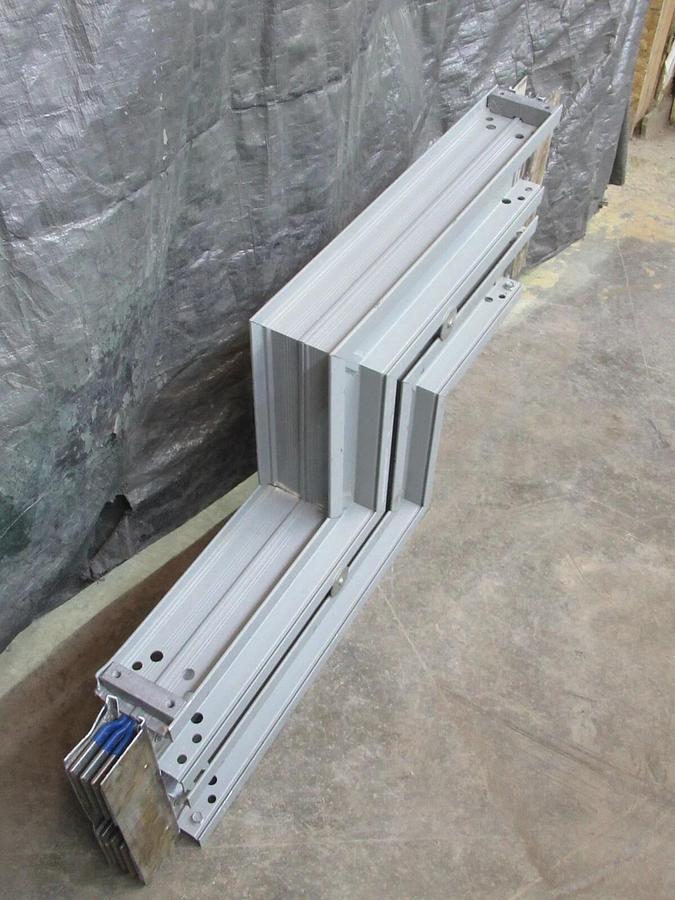 Used 3000 AMP GE SPECTRA SERIES FLATWISE OFFSET BUSWAY 02692867 600 V 3 PH 3 W W/ G