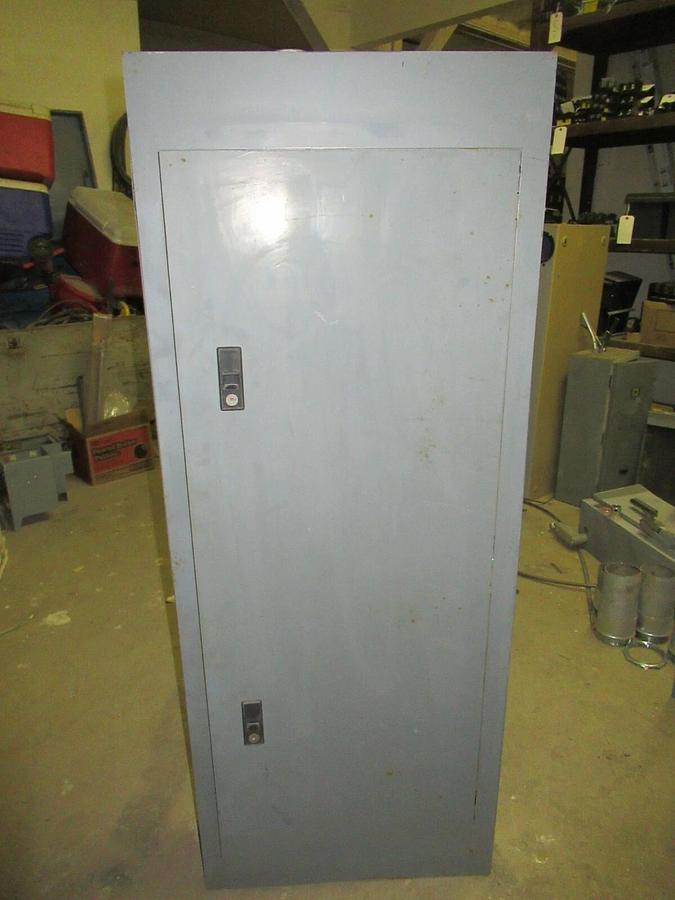 Used 225 AMP MLO CUTLER HAMMER SINGLE PHASE TYPE PB BREAKER PANELBOARD CH STYLE