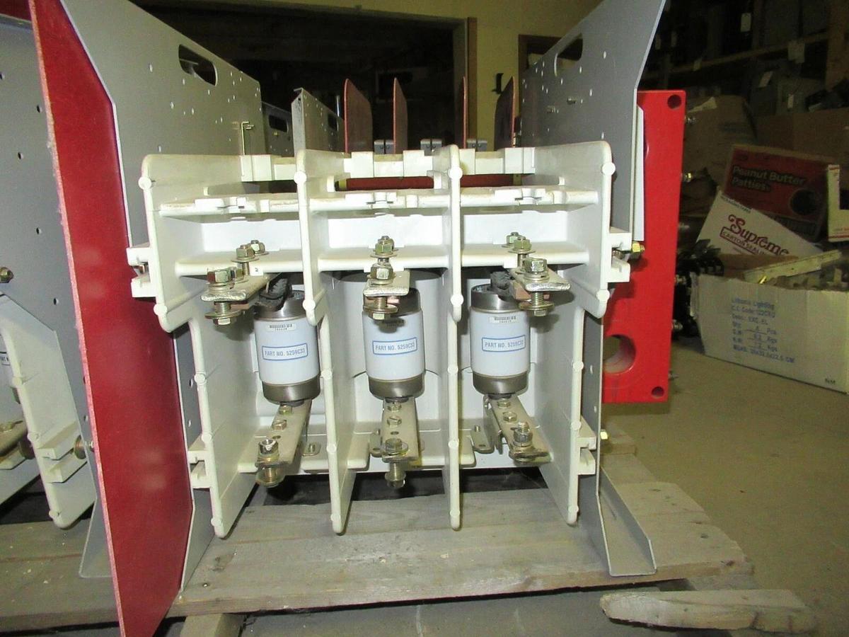 Used CUTLER HAMMER SRNR3NL4E1-C250MB44 / SJS50VW430 CONTACTOR 360 AMP 4160 VOLTS