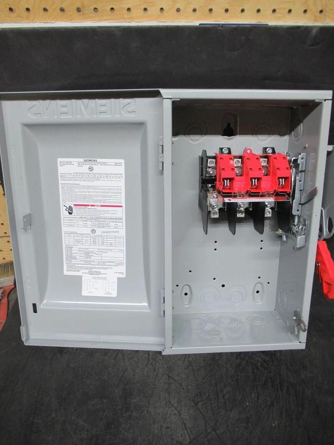NEW IN BOX SIEMENS HEAVY DUTY FUSIBLE SAFETY SWITCH HNF362 600 VAC 60 AMP