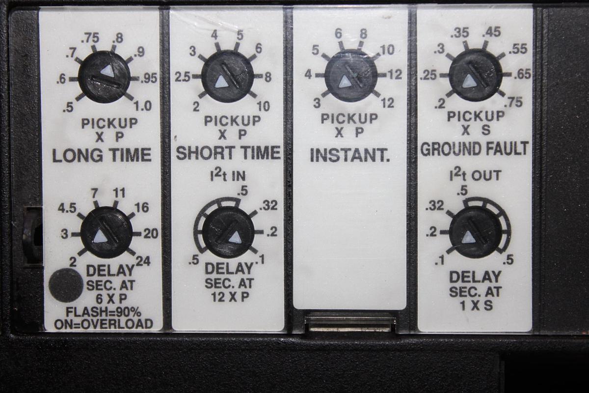 Used SQUARE D MCC DISCONNECT SWITCH HU200-4MC5 MODEL 5