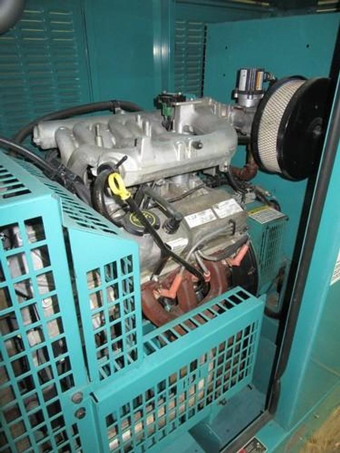 Used 35 KW GENERATOR NATURAL GAS LP PROPANE CUMMINS ONAN 120/240 VOLT 1 PH 332 HRS