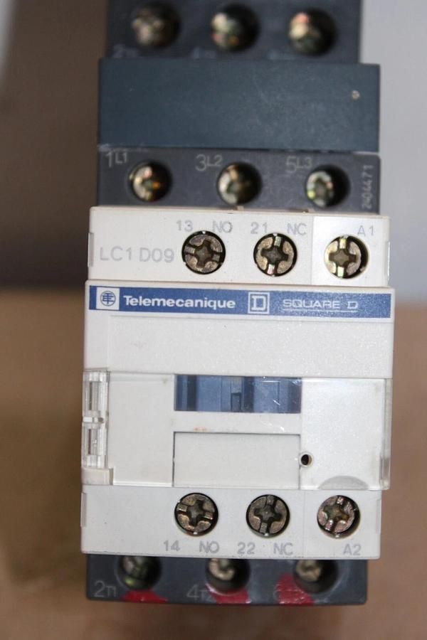 Used TELEMECANIQUE MANUAL MOTOR STARTER LC1D09 W/ GV2ME10/4.3-6A 600V 7.5HP 25A