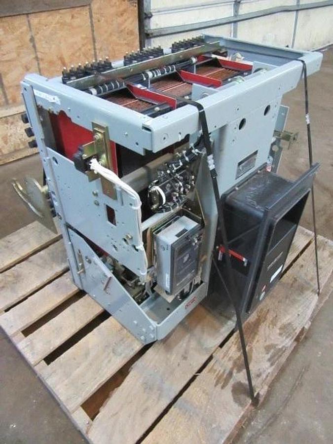 Used GE AKR 4000 AMP BREAKER AKR-8D-100 MICRO VERSA TRIP A440LSGMR 4000A GROUND LSG