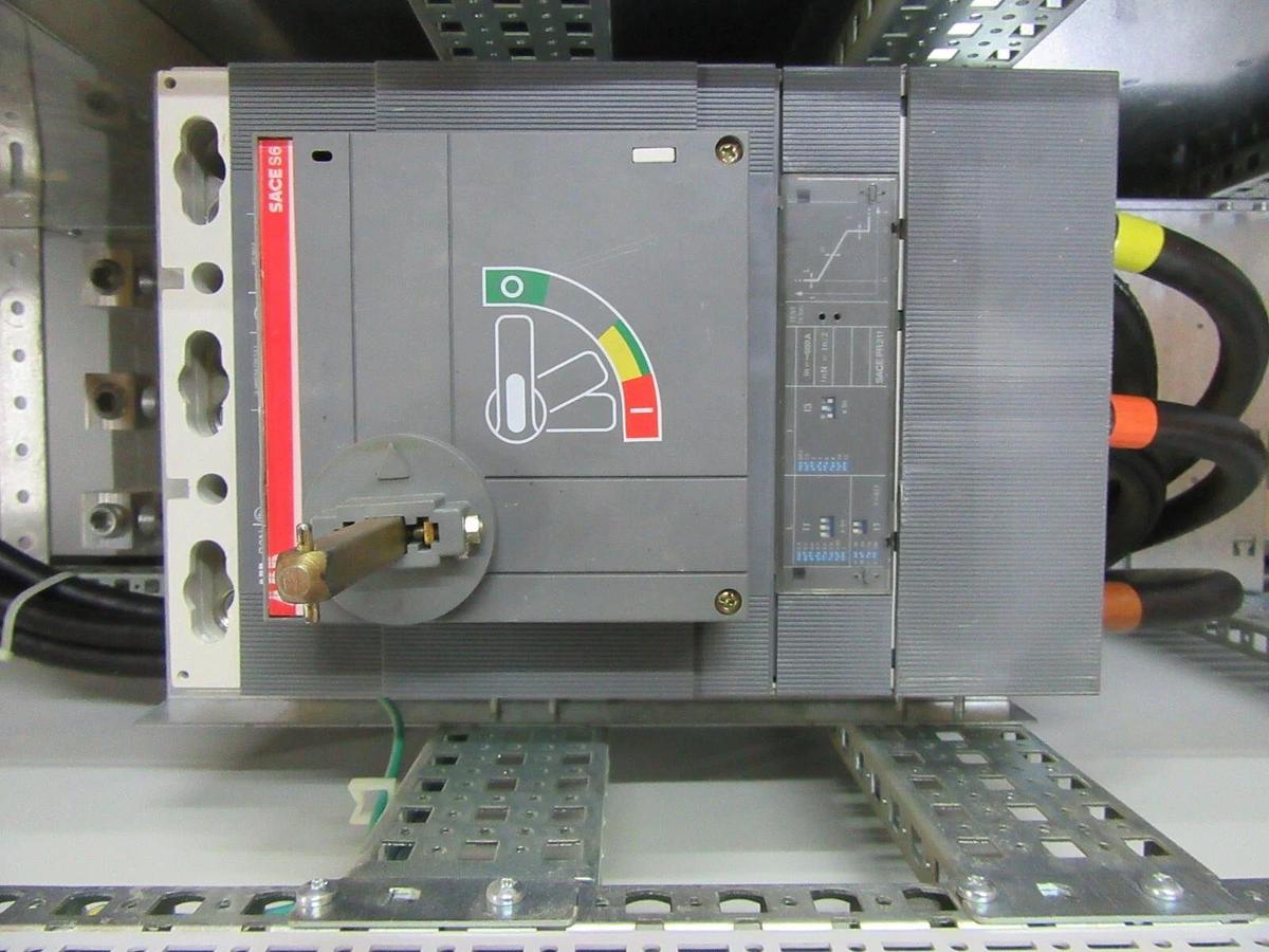 Used ABB VARIABLE SPEED DRIVE ACH550-UH-316A-4 3-PHASE 480 VAC 316 AMP