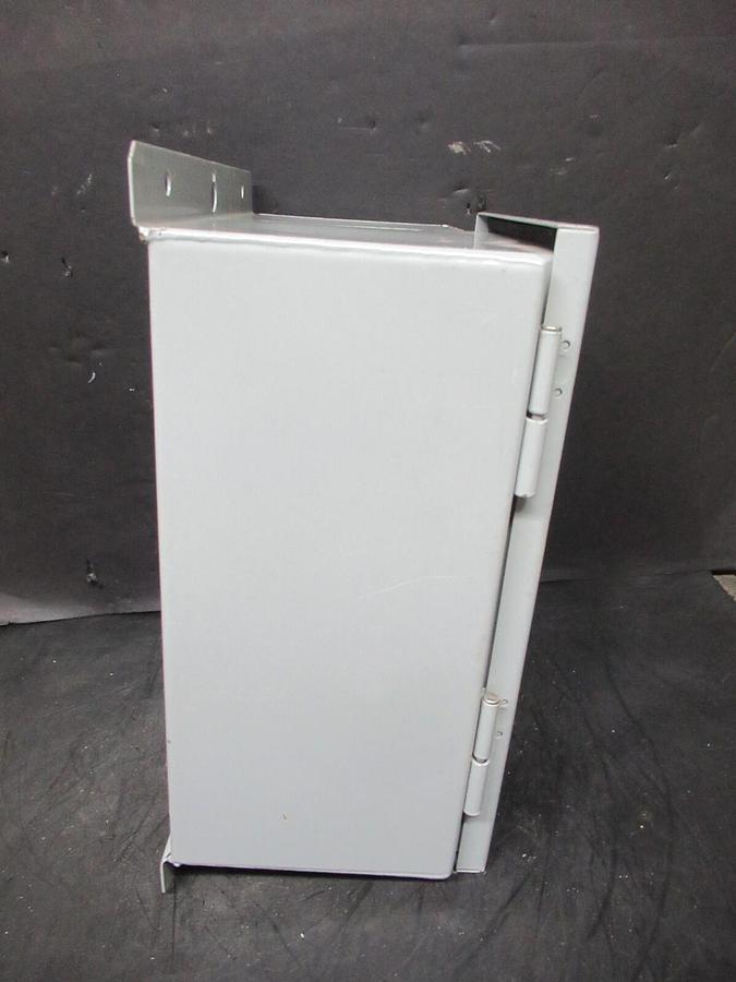 EATON COMBINATION STARTER ECN0718CAB TYPE: 12 W/ AN16DN0 27 AMP 600 VAC