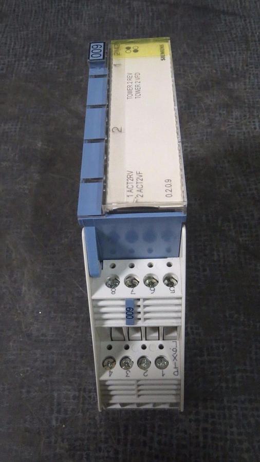 Used SIEMENS APOGEE TERMINATION MODULE WITH BASE  MODEL: PTM6.2Y420  **WARRANTY**