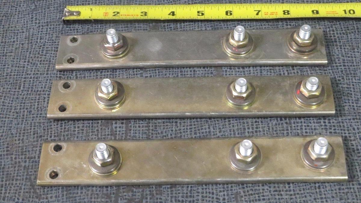 Used CUTLER HAMMER WESTINGHOUSE MOUNTING BAR KIT 9" BY 1.5"- FOR 600 AMP BREAKER