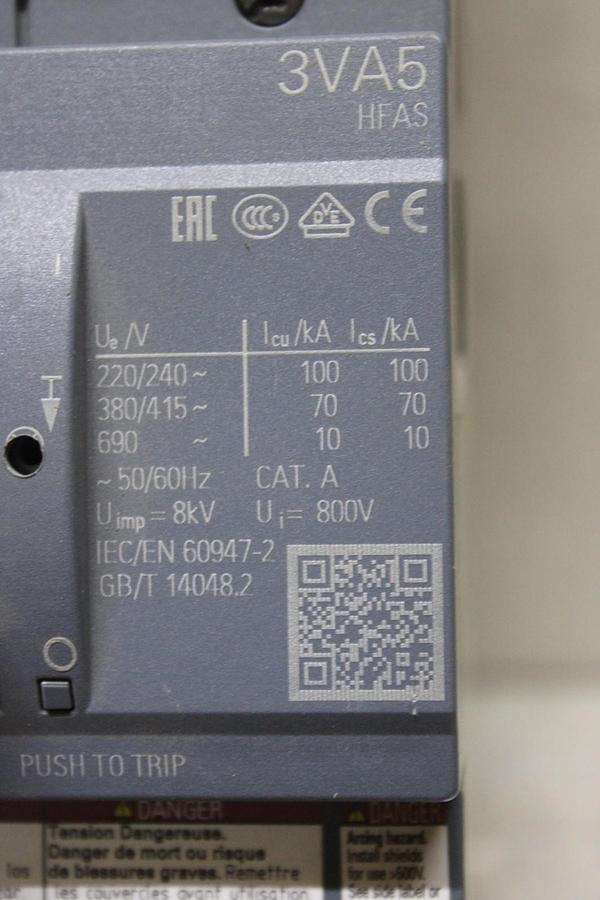 Used SIEMENS HACR CIRCUIT BREAKER 3VA5220-6EC31 200 AMP 600 VOLT 3-POLE 250H