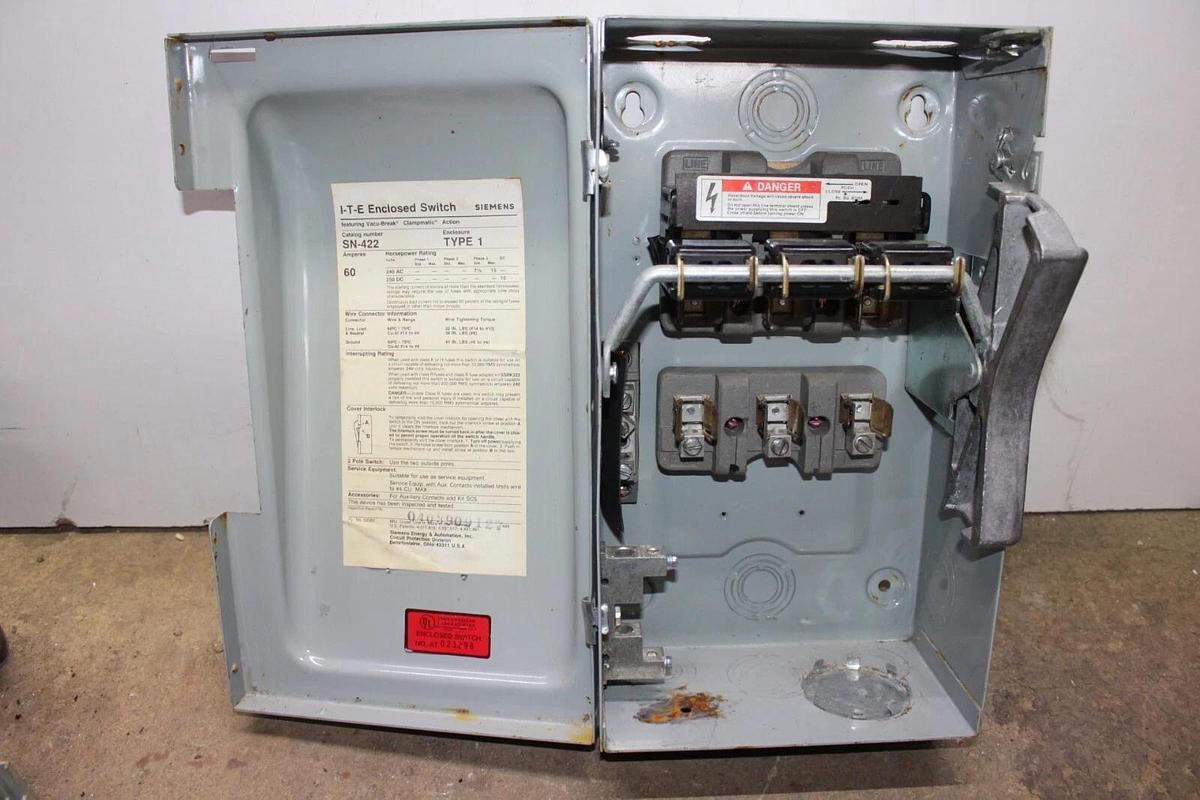 Used ITE ENCLOSED SWITCH SN422 60 AMP 240 VAC TYPE 1 3-PHASE 15HP