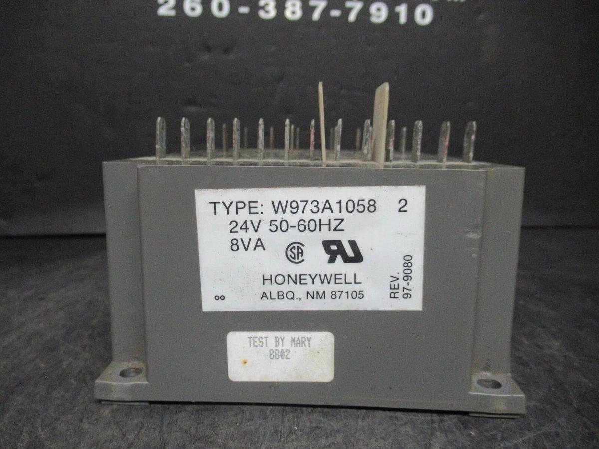 Used HONEYWELL LOGIC PANEL W973A1058 24 VAC 8 VA HH82AW008 **WARRANTY**