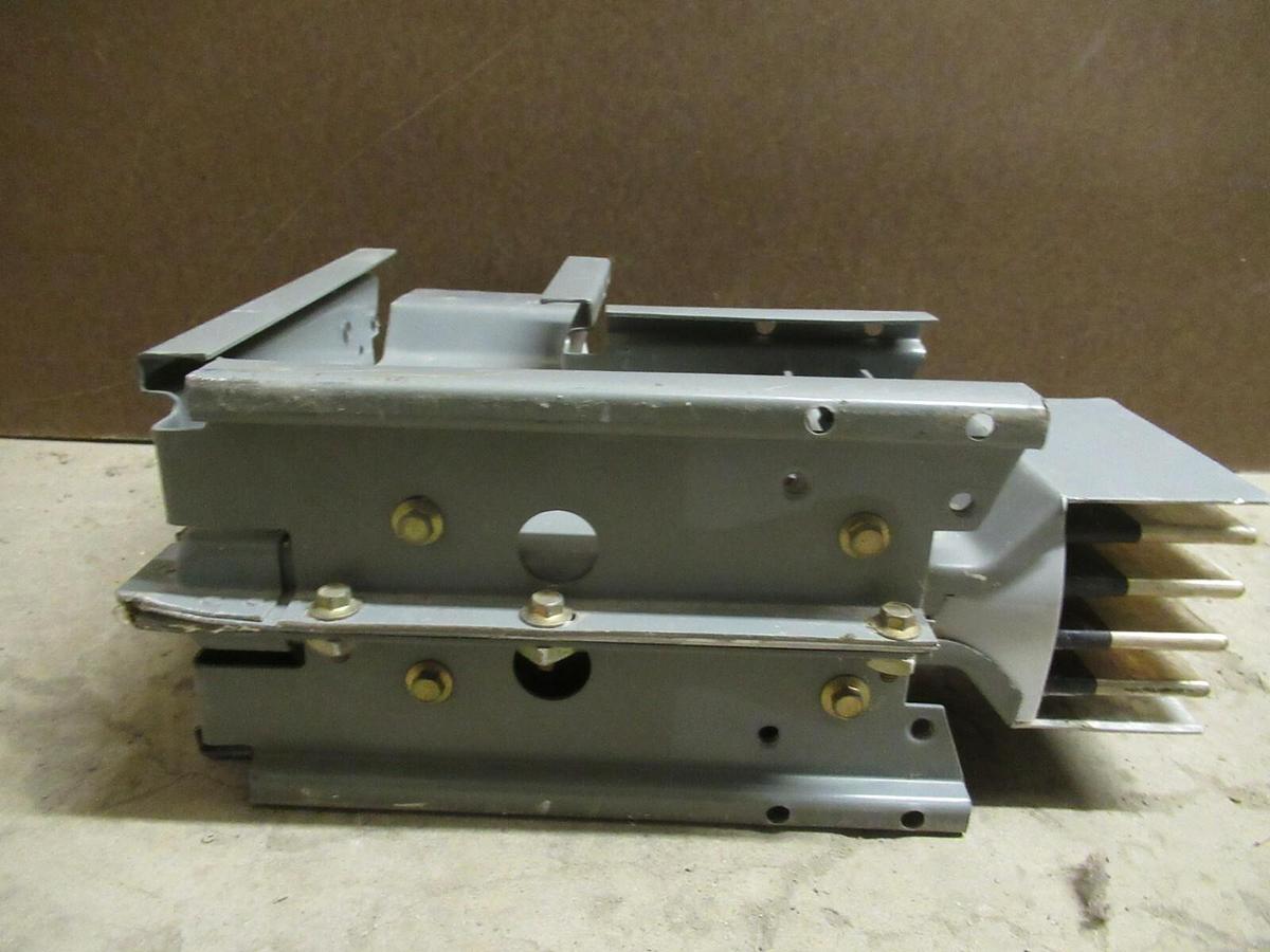 Used 1200 AMP SQUARE D CF2512GLFM12 3 PH 4 W 600 V BUSWAY ELBOW CORNER COPPER I-LINE