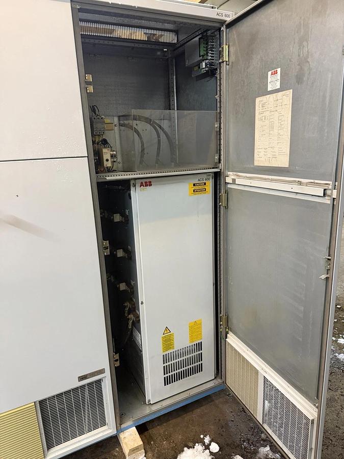 Used ABB MULTI SPEED DRIVE CABINET ACS627-0490-5-00EB1200802 3-PHASE 593 AMP 480 VAC