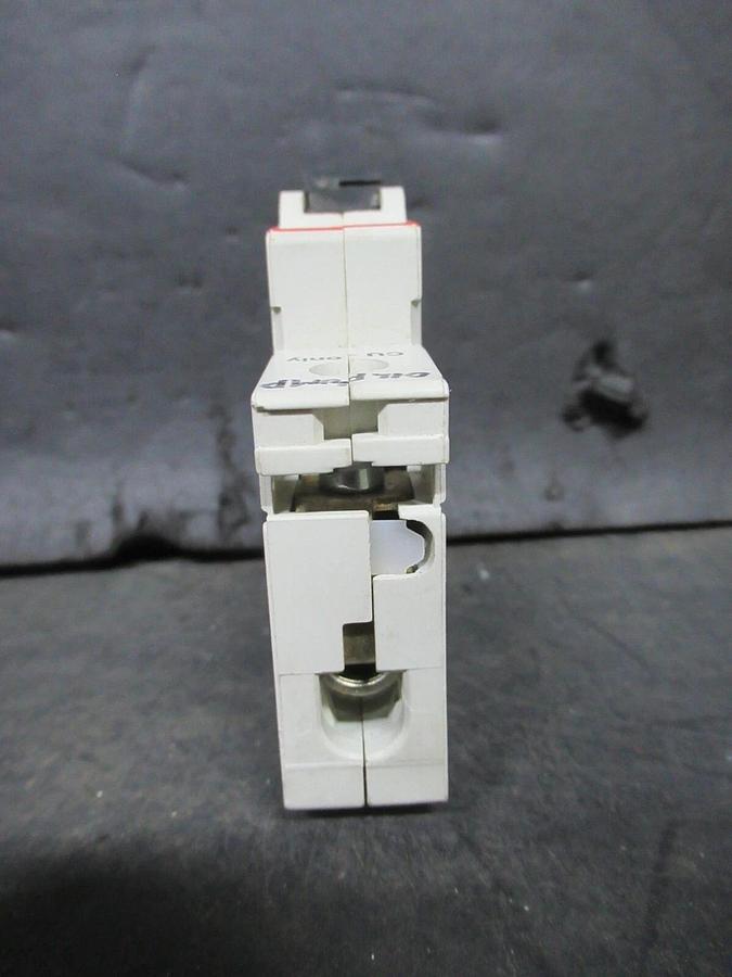 Used ABB CIRCUIT BREAKER S-281-U-K15A S281U-K15A 15 AMP 240 VAC E212323 **WARRANTY**