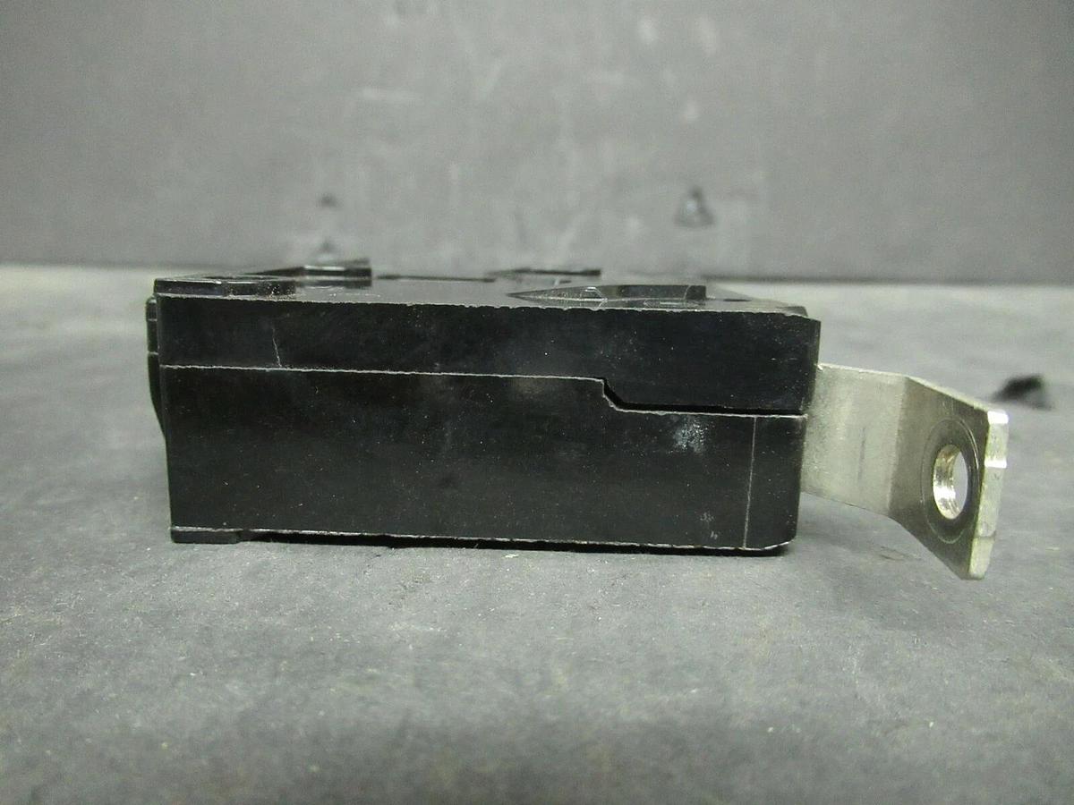 Used 20 AMP SIEMENS B120 1 POLE BREAKER 240 VAC TYPE: BL