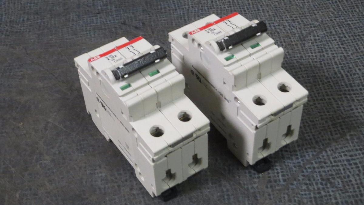 Used (SET OF 2) ABB S282 K32A CIRCUIT BREAKER  32 AMP  277/480 VAC  2 POLE # S282K32A