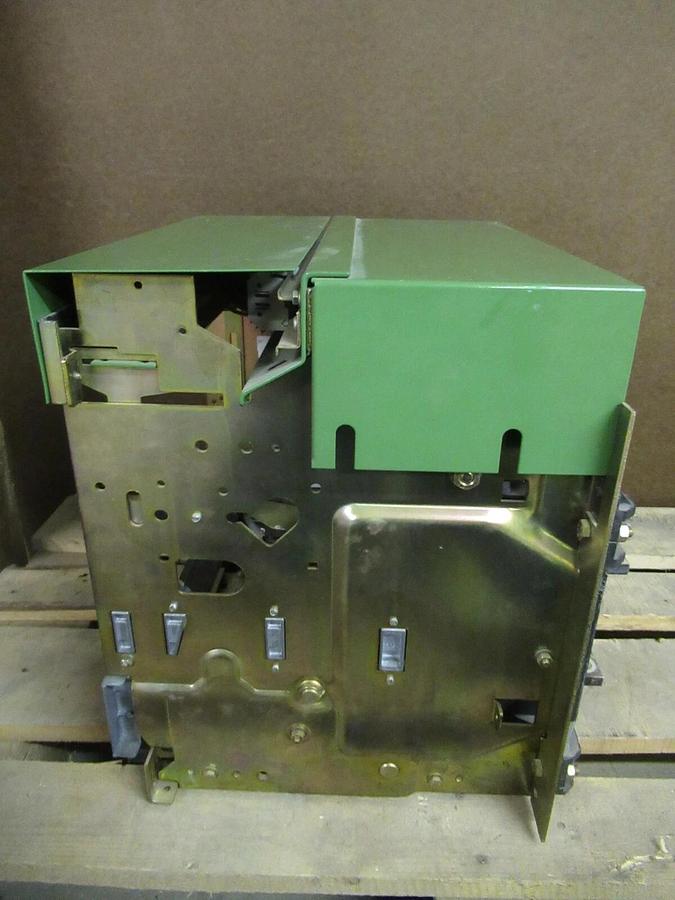 Used 1200 A SQUARE D MERLIN GERIN MASTERPACT BREAKER STATIONARY ASSEMBLY MP12 CRADLE