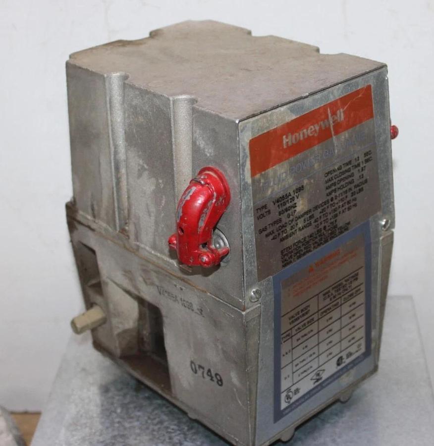 Used HONEYWELL ACTUATOR FLUID POWER GAS VALVE V4055-1098 110/120 VOLT 1.57 AMP