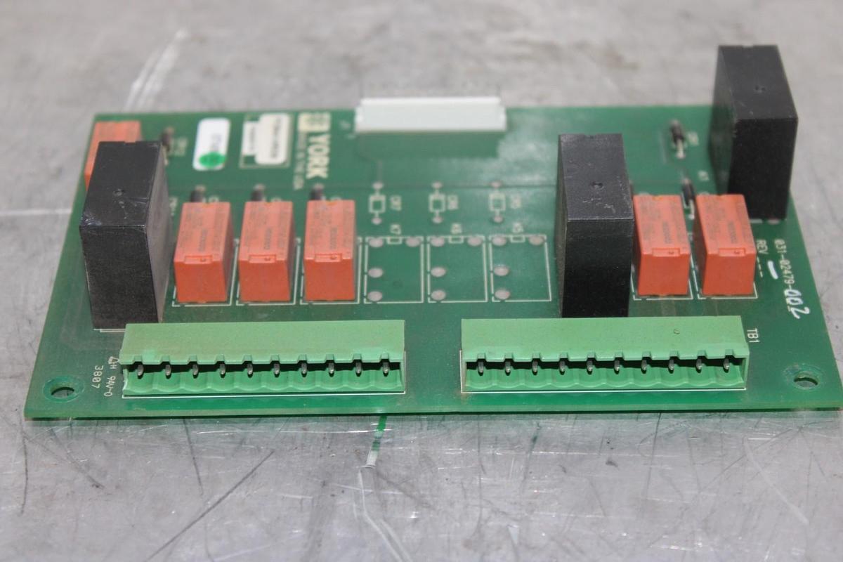 Used YORK CONTROL RELAY CIRCUIT BOARD 031-02479-002 Y005016 **WARRANTY INCLUDED**