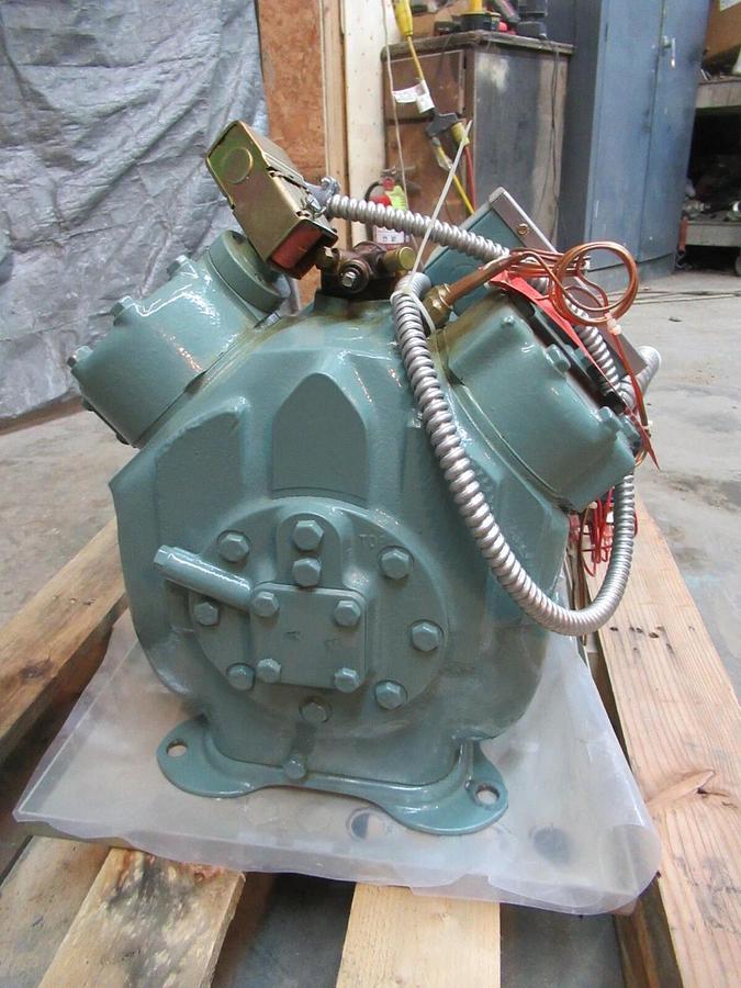 Used CARLYLE SEMI-HERMETIC REFRIGERANT RECIPROCATING COMPRESSOR 06DF3132AA3600