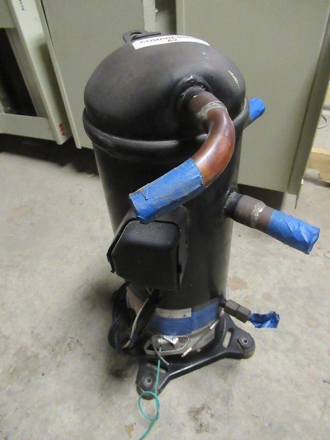 Used DANFOSS SCROLL COMPRESSORS HCM094T4LC2 460VAC 3PHASE 60HZ **WARRANTY**