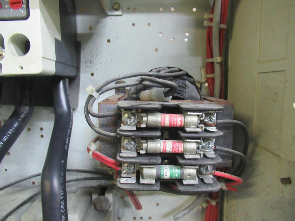 Used CUTLER HAMMER MOTOR STARTER CONTROL 35" W/ W200M5CFC NEMA SIZE 5 250 AMP 600 VAC