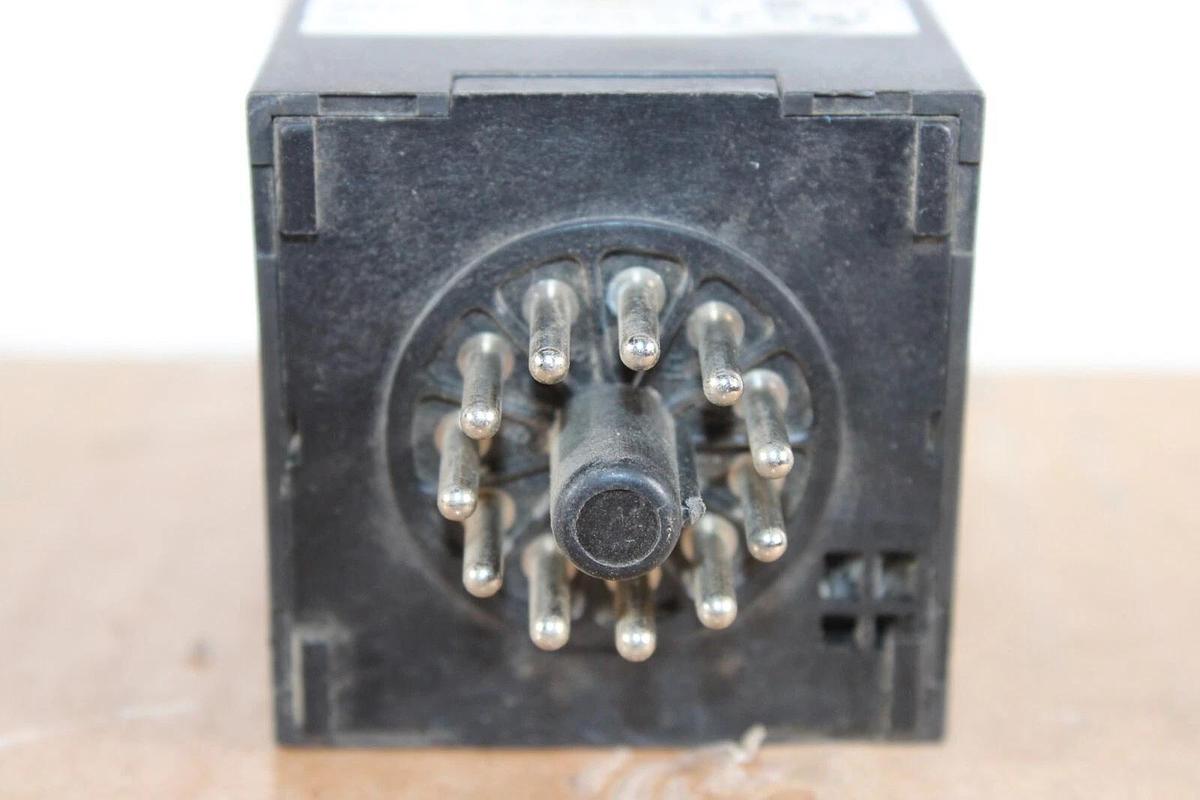 Used FUJI ELECTRIC TEMPERATURE CONTROLLER PXZ4RAY1-5V000 240 VAC 15 VA *WARRANTY*