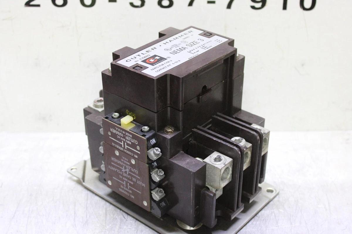 Used CUTLER-HAMMER CONTACTOR C10EN3 NEMA SIZE 3 90 AMP 600 VAC 3-POLE COIL: 120 V
