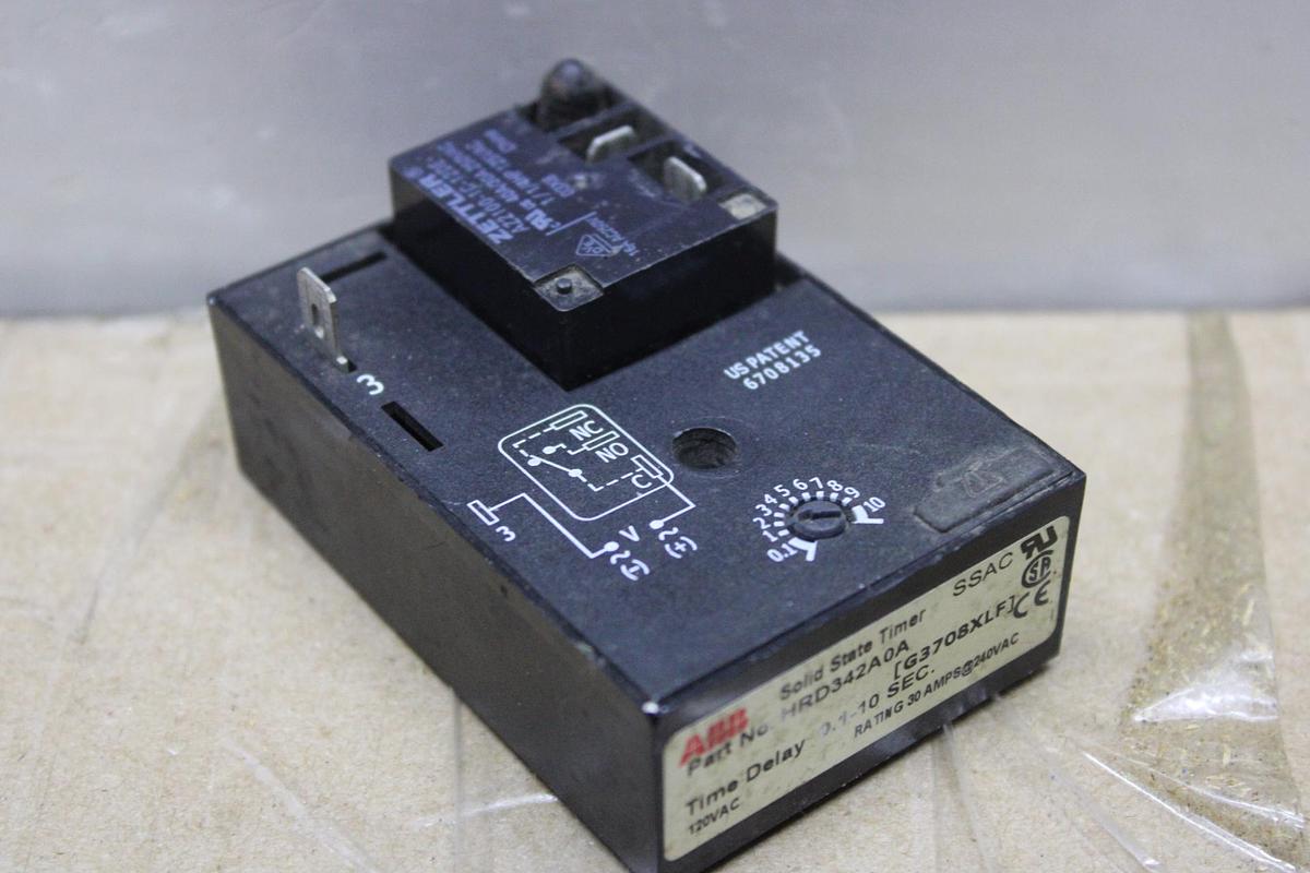 Used LOT OF 2 ICM DIGI-SELECT TIME DELAY RELAY ICM103 240 VAC 1 AMP 1-512 SECONDS