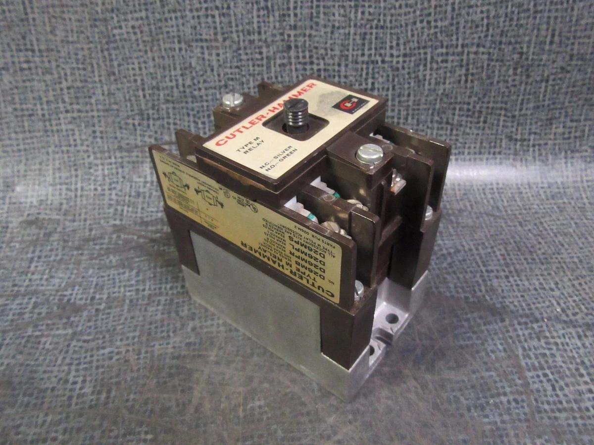Used CUTLER HAMMER TYPE M 10 AMP RELAY 110-120 VAC COIL MODEL: D26M-2