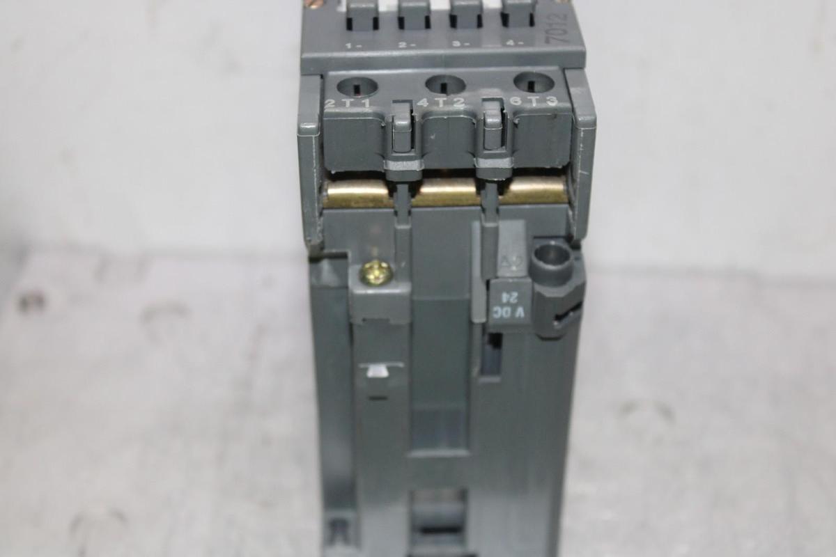 Used ABB CONTACTOR BC30-30-00 600 VOLT 45 AMP 30 HP COIL: 24 VDC *WARRANTY*