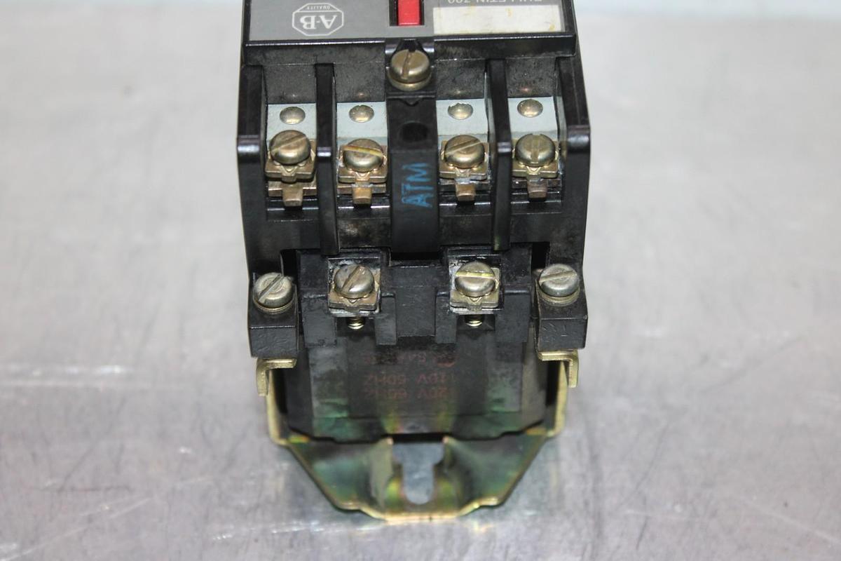 Used ALLEN BRADLEY RELAY 700-N400A1 300 VOLT 5 AMP **WARRANTY INCLUDED**