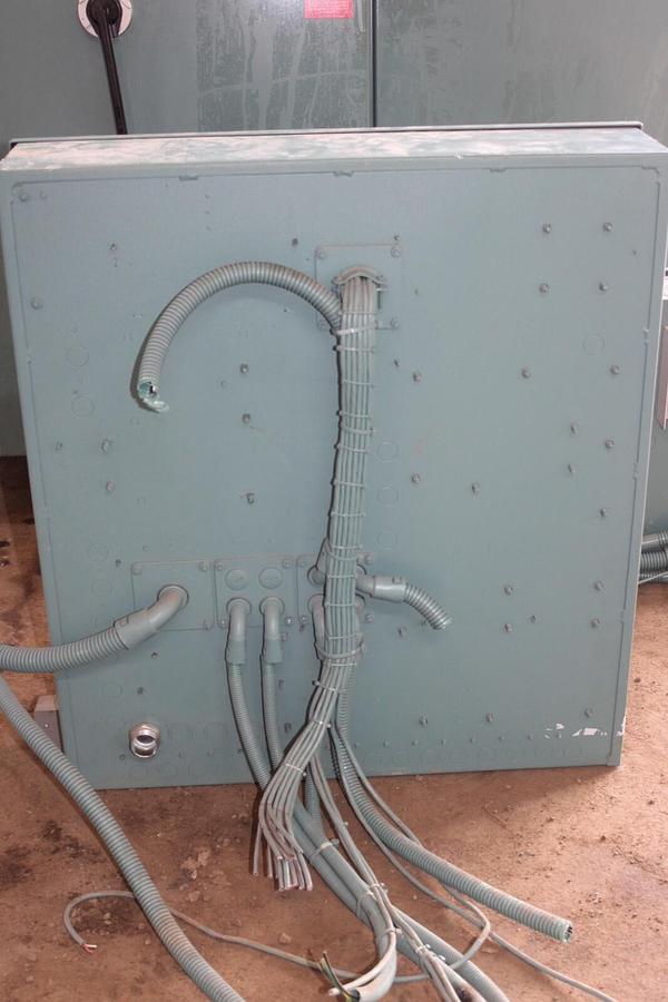 Used YORK CHILLER LIQUID COOLED OPTISPEED DRIVE 371-02526-102 TM-790-K-B12F-46D