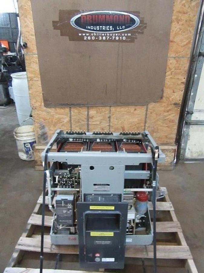 Used GE AKR 3200 AMP BREAKER AKR-8D-75-1 MICRO VERSA TRIP A332LSGMR 3200A GROUND LSG