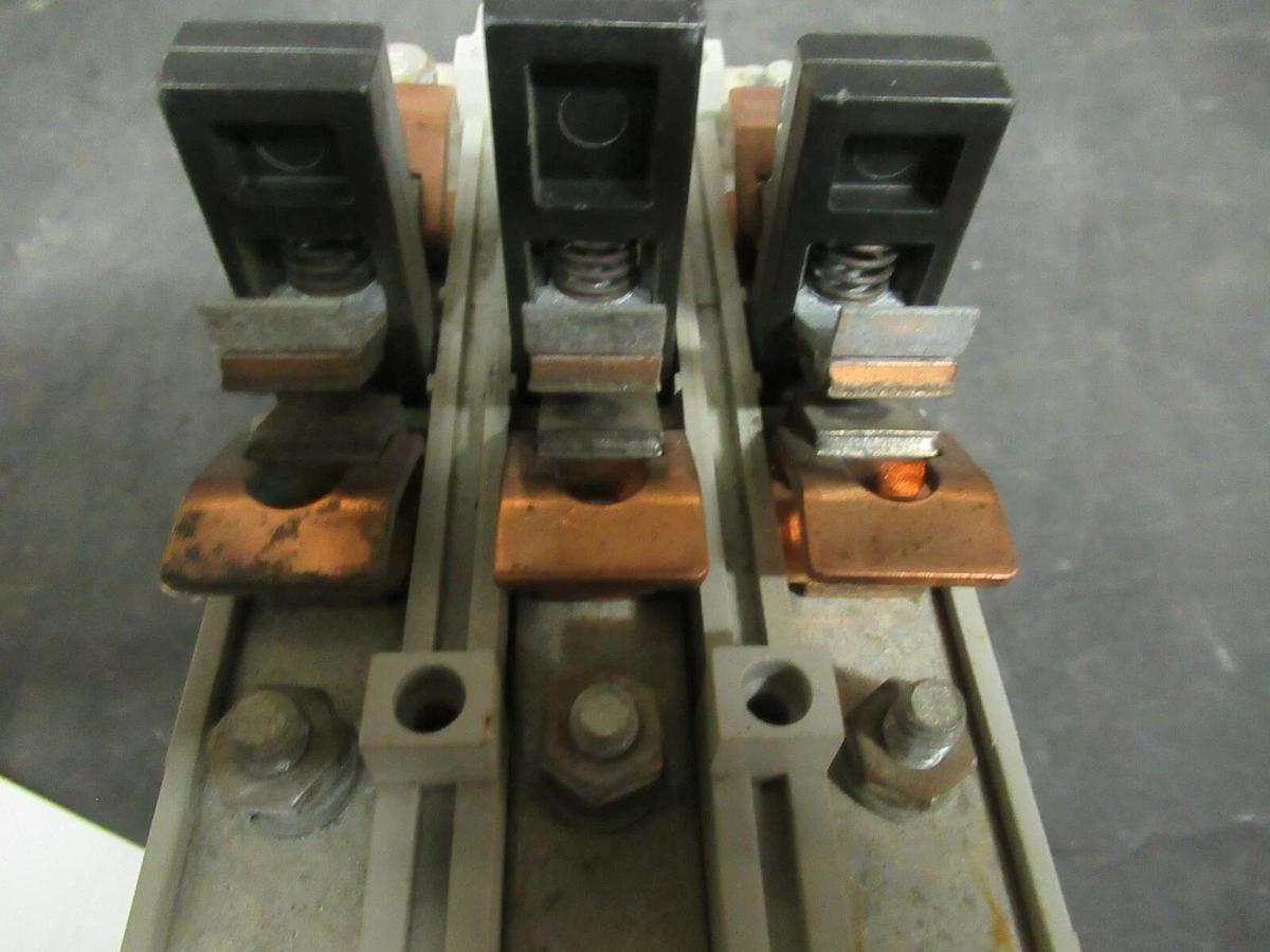 CUTLER HAMMER CONTACTOR C825HN10 SER. A1 120 AMP 600 VAC COIL: 120V