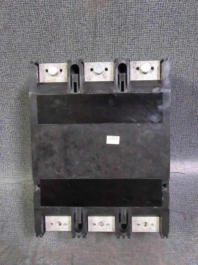 Used CUTLER HAMMER MOLDED CASE BREAKER 600 AMP 600 VAC 3 POLE MODEL: LS36060YE