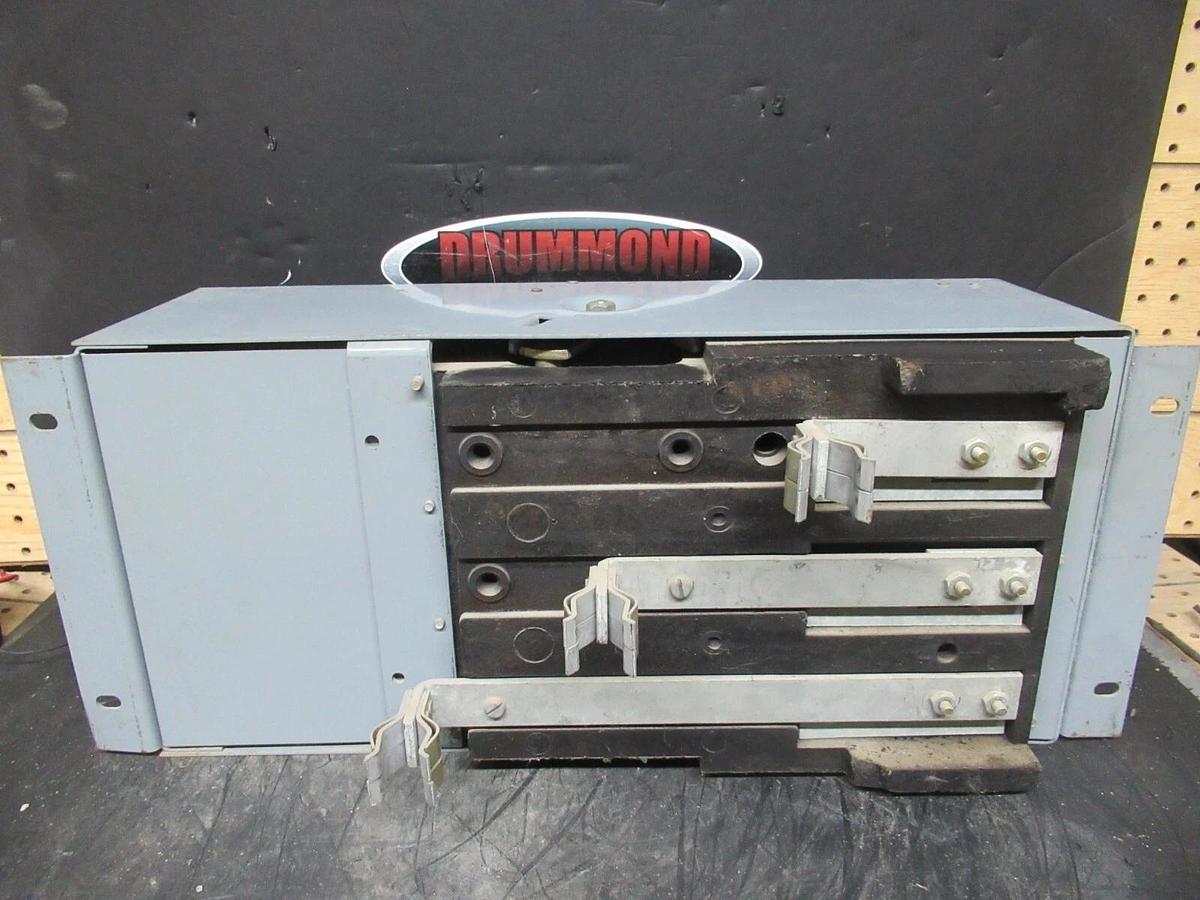 Used SQUARE D QMB SAFLEX UNIT QMB-3220 200 AMP 240 VAC 3-POLE 3-PHASE 50 HP