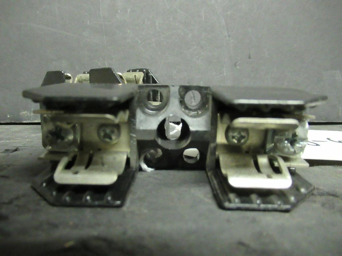 Used LOT OF 2 BUSSMANN FUSE HOLDER H25030-1P FOR 30 AMP 250 V FUSES