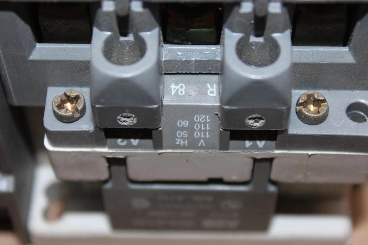 Used ABB CONTACTOR A95-30 125 AMP 600 VAC 75 HP 3-PHASE W/ 024-31106-000 *WARRANTY*