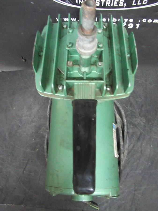 Used DAYTON SPEEDAIRE LARGE DIAPHRAGM VACUUM PUMP 2Z628 W/ JVN48S17D916D MOTOR 115 V